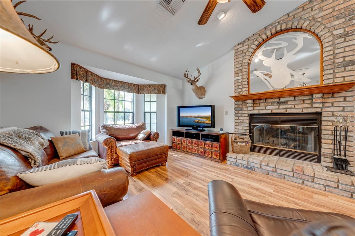 4450 KAISER AVE — photo 4 of 64