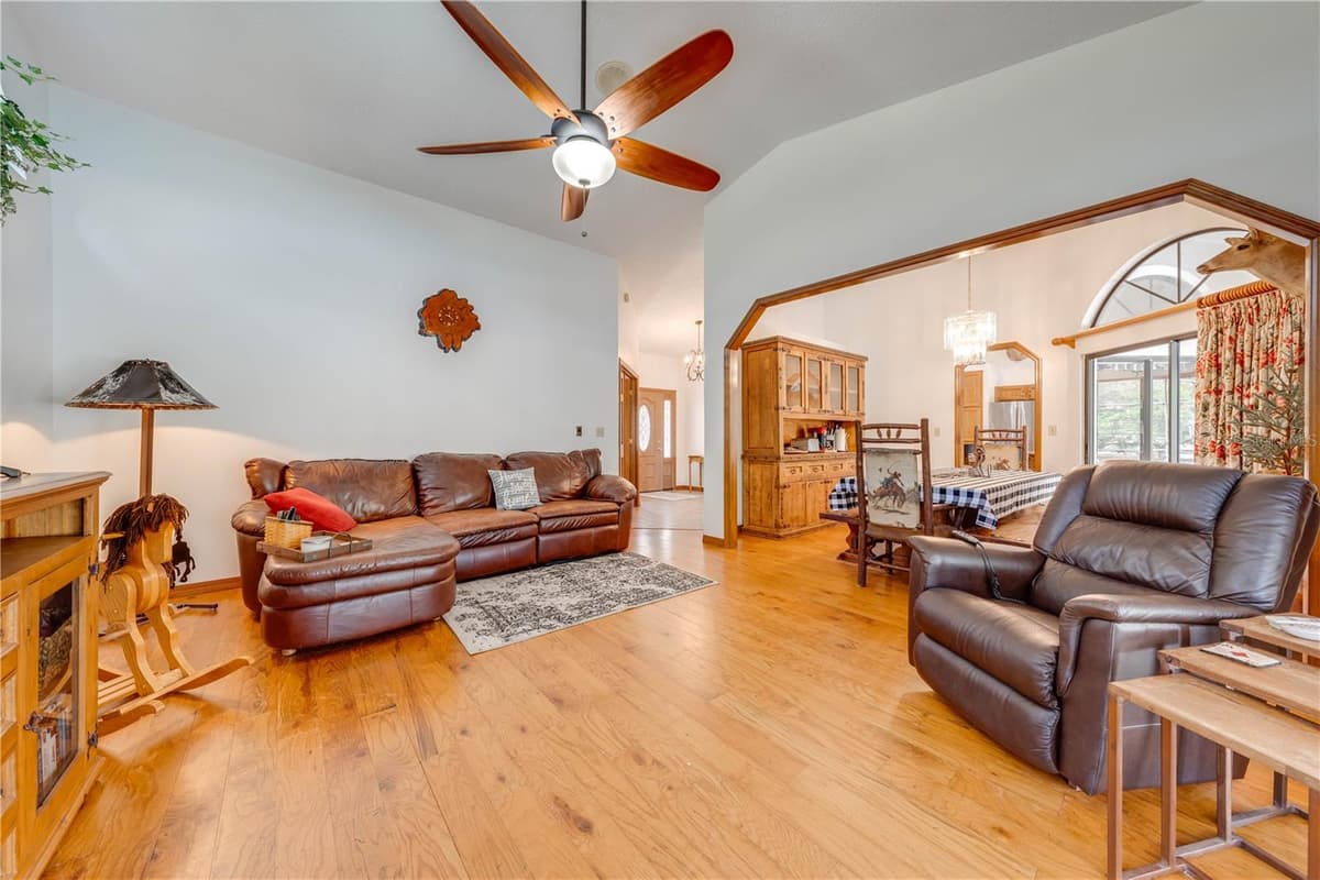 4450 KAISER AVE — photo 15 of 64
