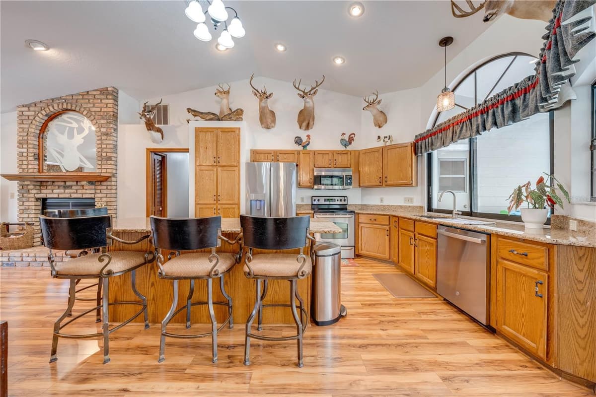4450 KAISER AVE — photo 8 of 64