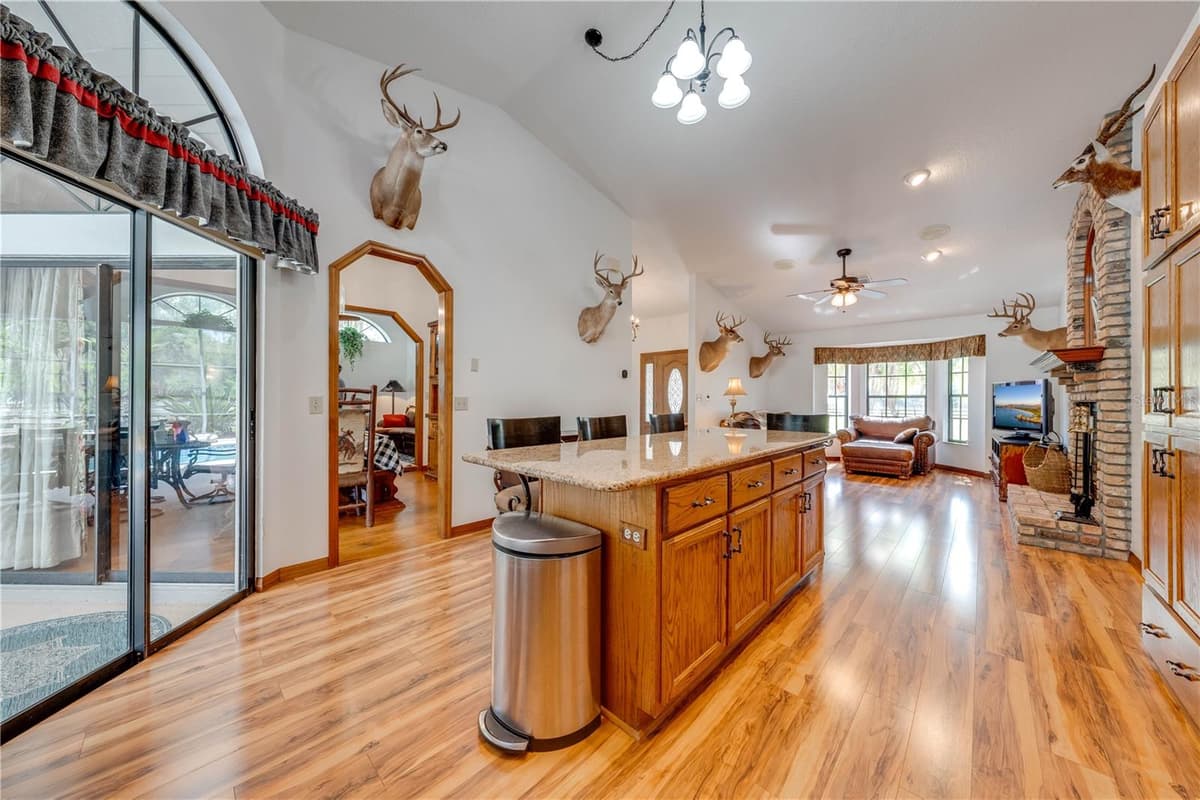 4450 KAISER AVE — photo 11 of 64