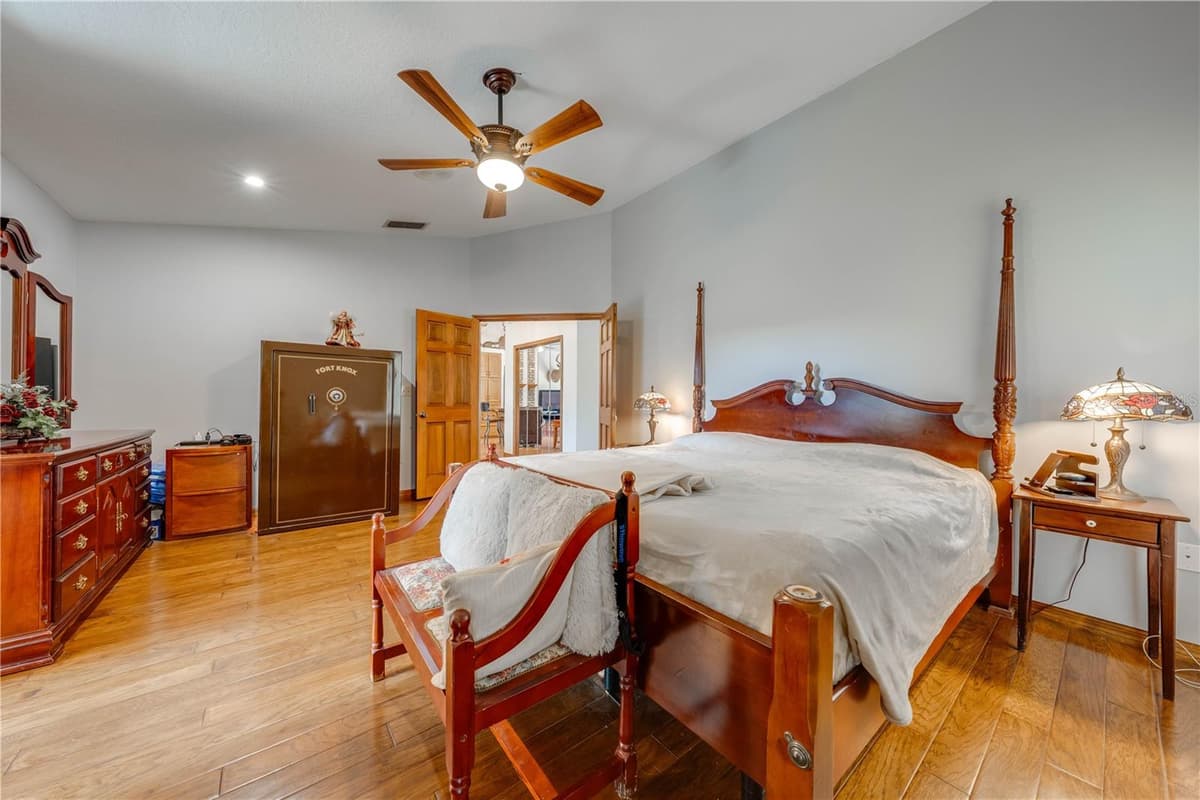 4450 KAISER AVE — photo 17 of 64