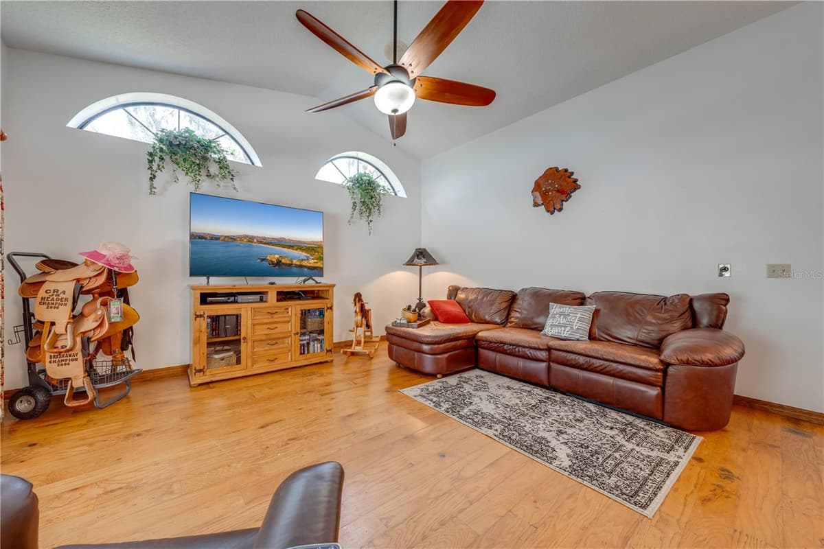 4450 KAISER AVE — photo 14 of 64