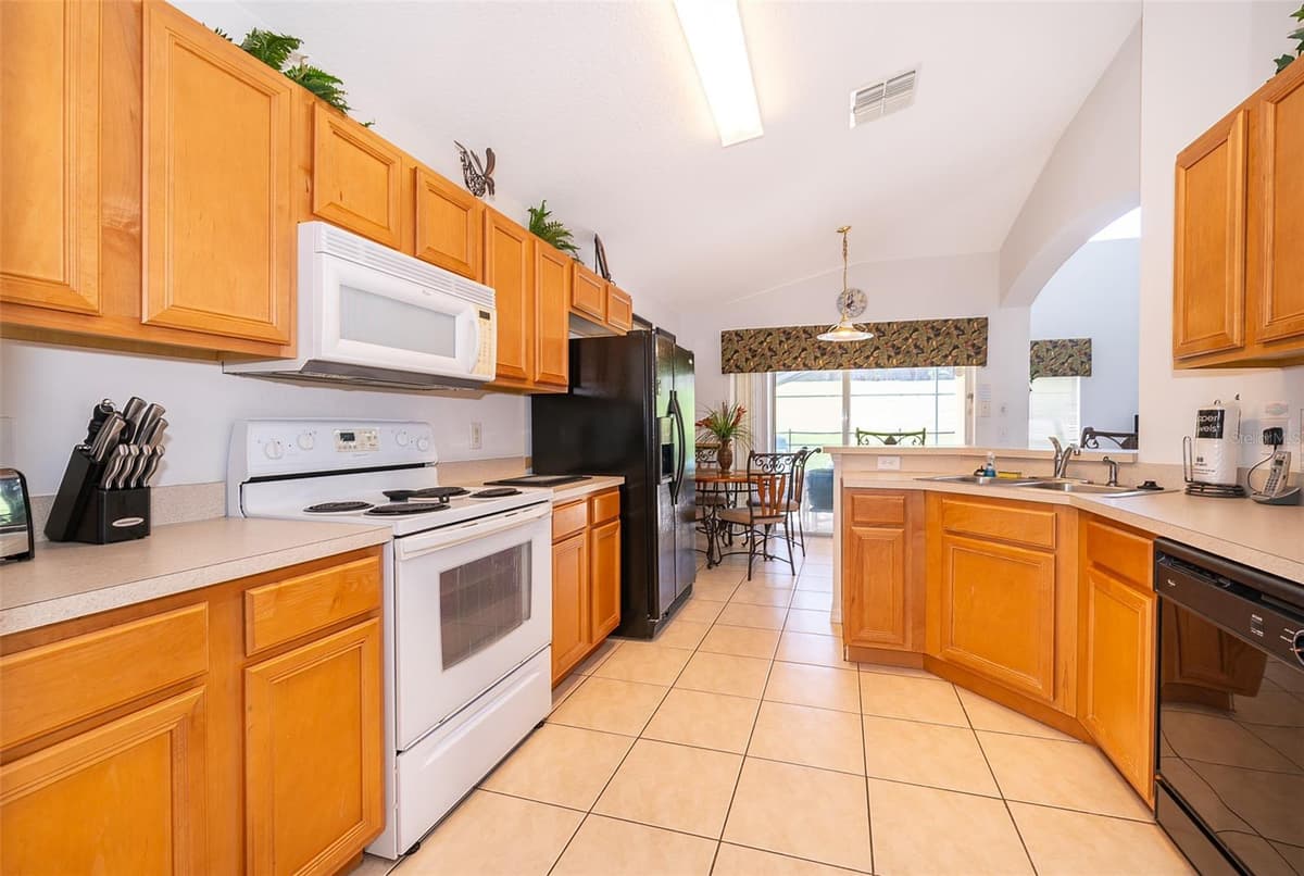8612 LA ISLA DRIVE — photo 16 of 58