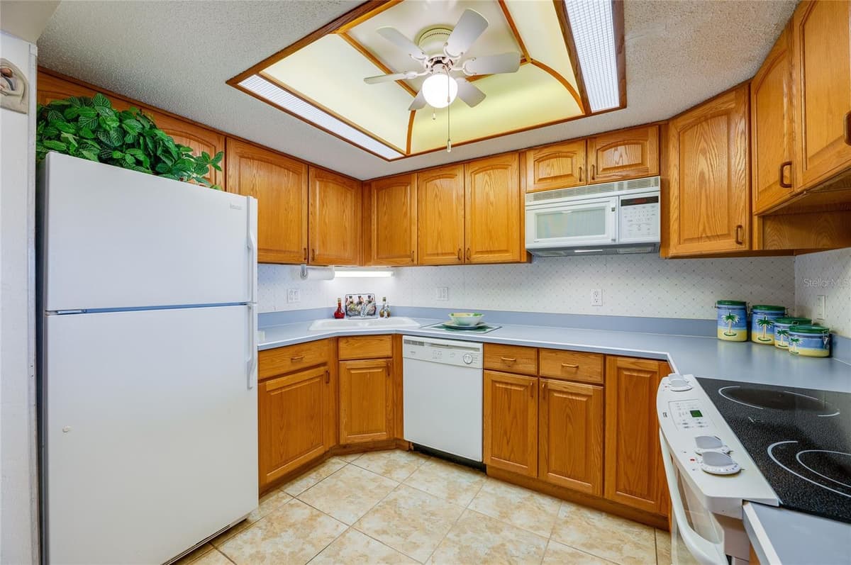 2850 OCEAN SHORE BOULEVARD — photo 8 of 39