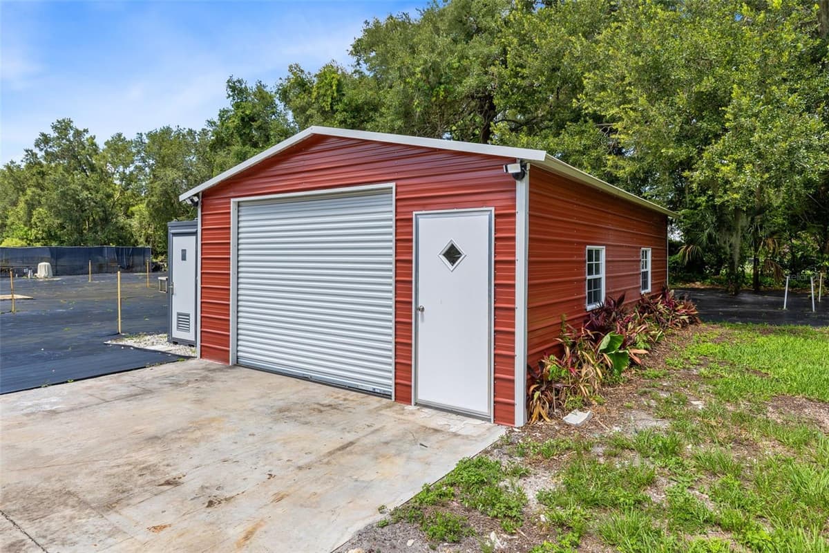 424 WELCH ROAD — photo 7 of 18