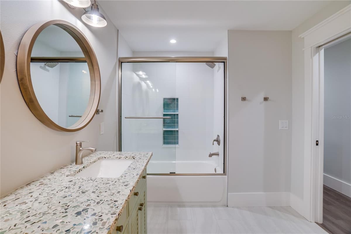 2102 AVENUE B — photo 25 of 71