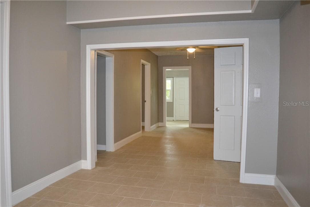 647 DELAWARE AVENUE — photo 18 of 19