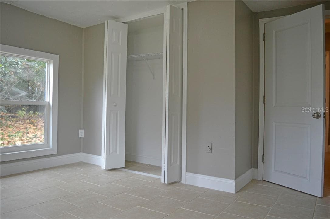 647 DELAWARE AVENUE — photo 10 of 19