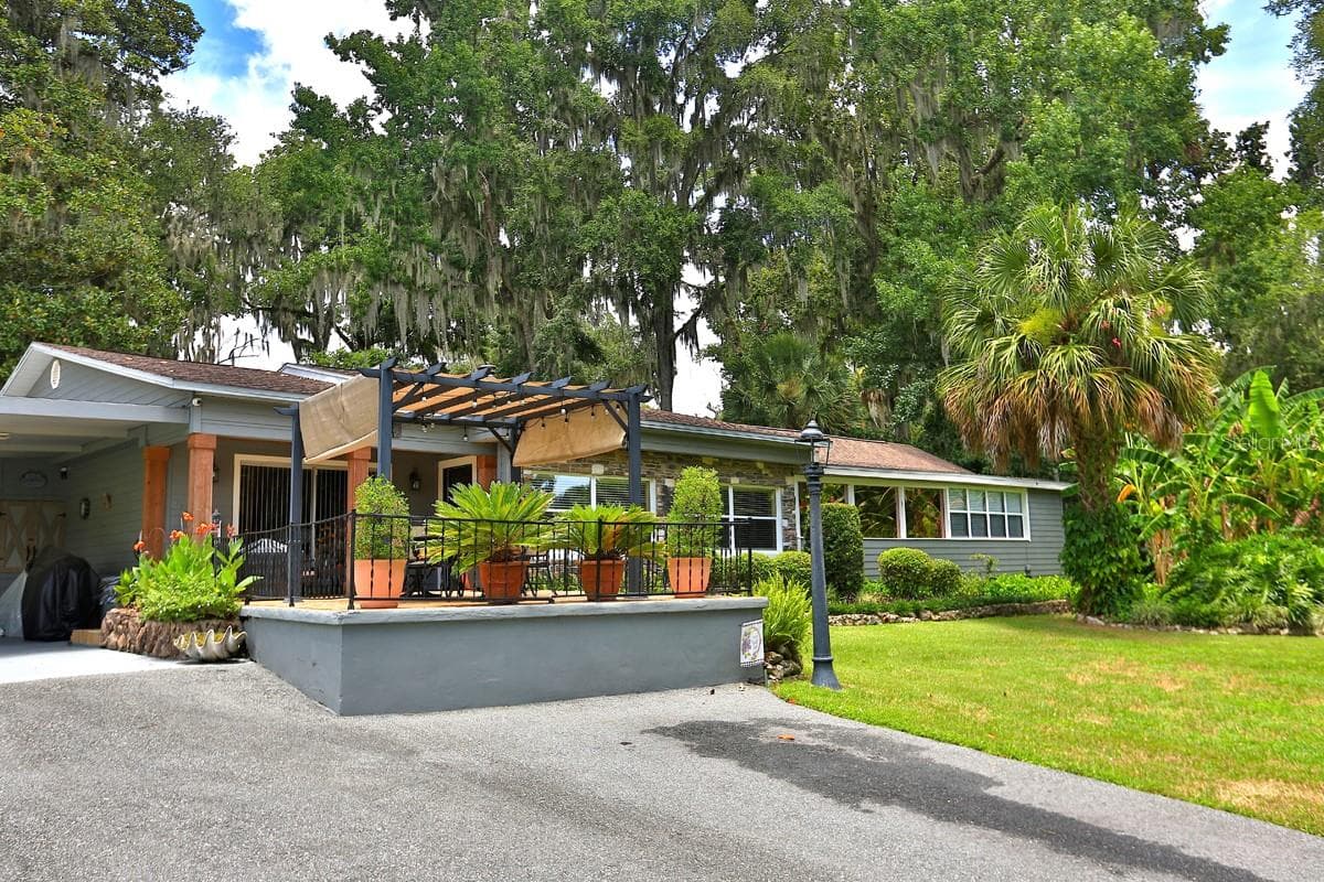 4888 7TH AVENUE ROAD — photo 4 of 50