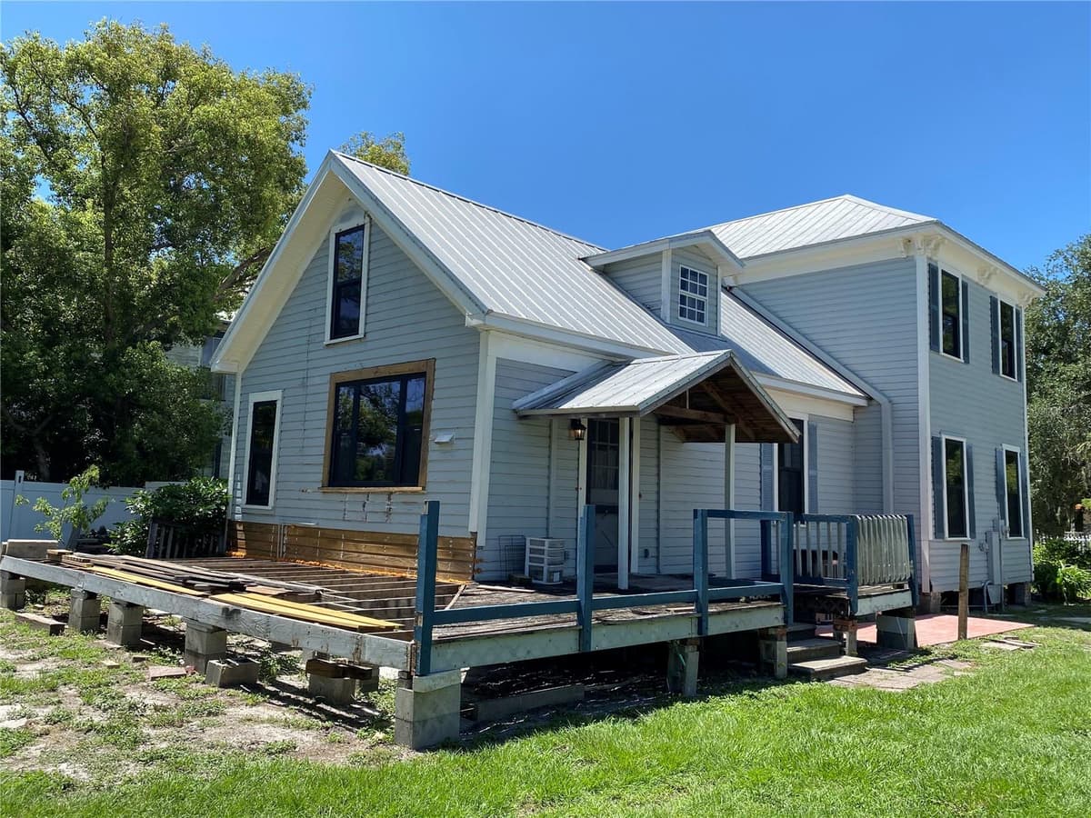 510 OAK STREET — photo 12 of 17