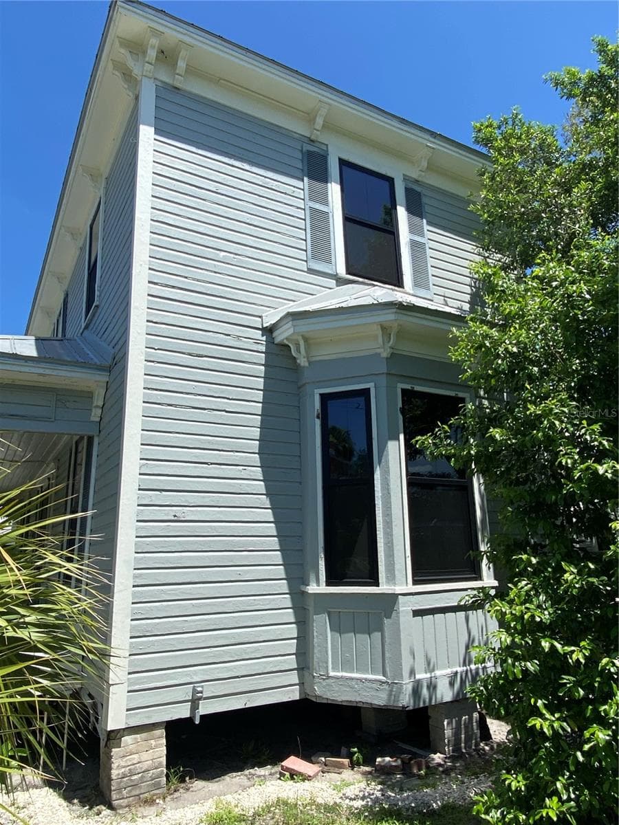 510 OAK STREET — photo 3 of 17