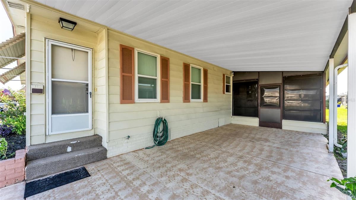 5013 FOXWOOD BOULEVARD — photo 12 of 50