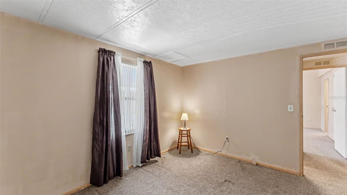 5013 FOXWOOD BOULEVARD — photo 24 of 50