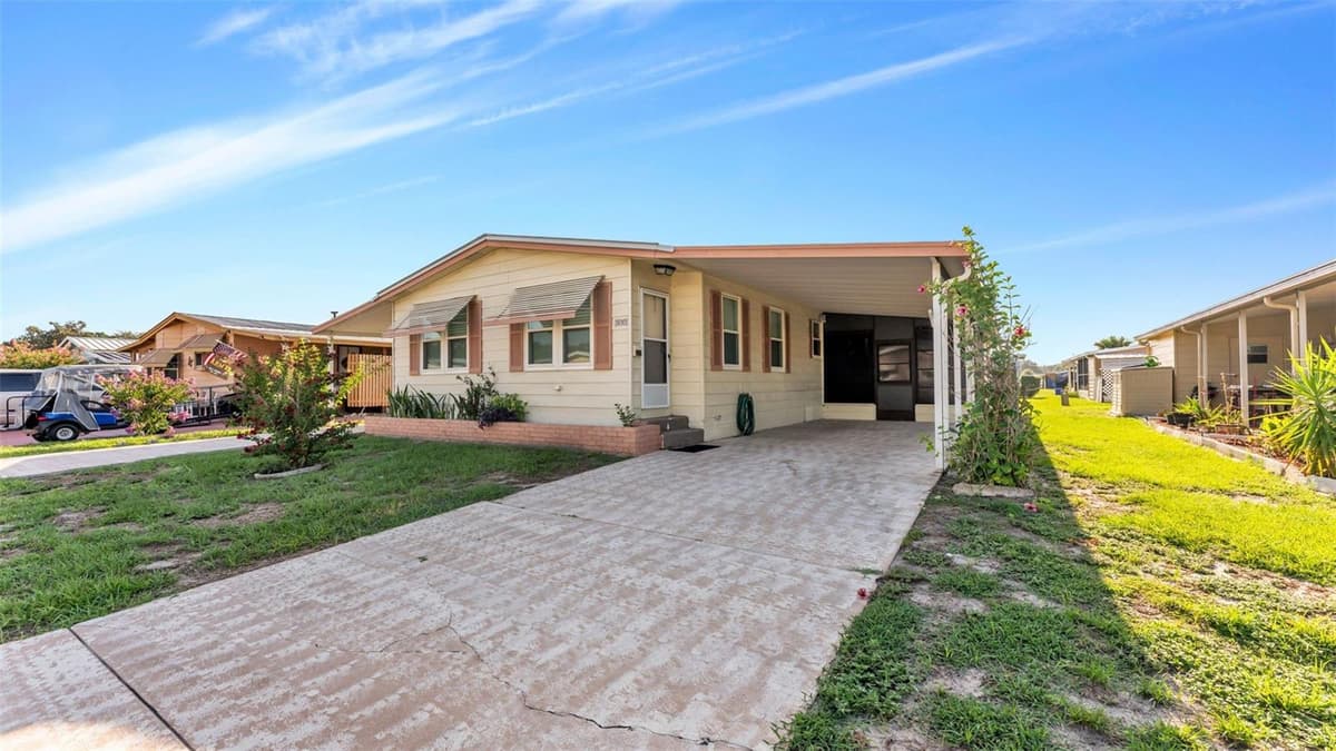 5013 FOXWOOD BOULEVARD — photo 15 of 50