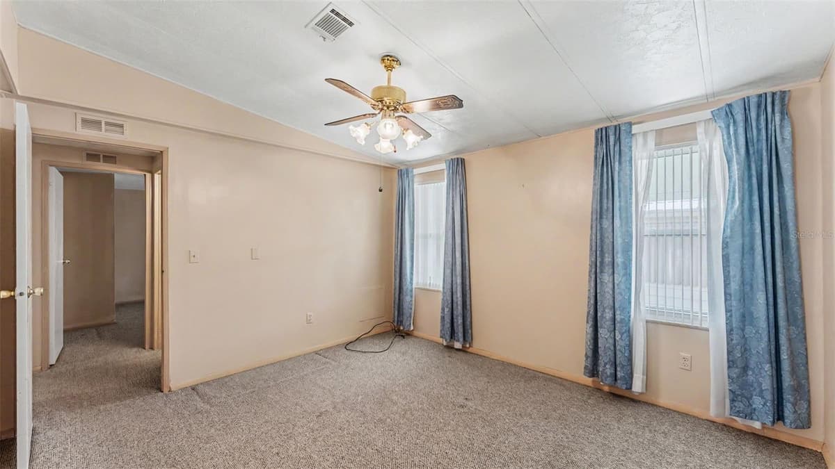 5013 FOXWOOD BOULEVARD — photo 20 of 50