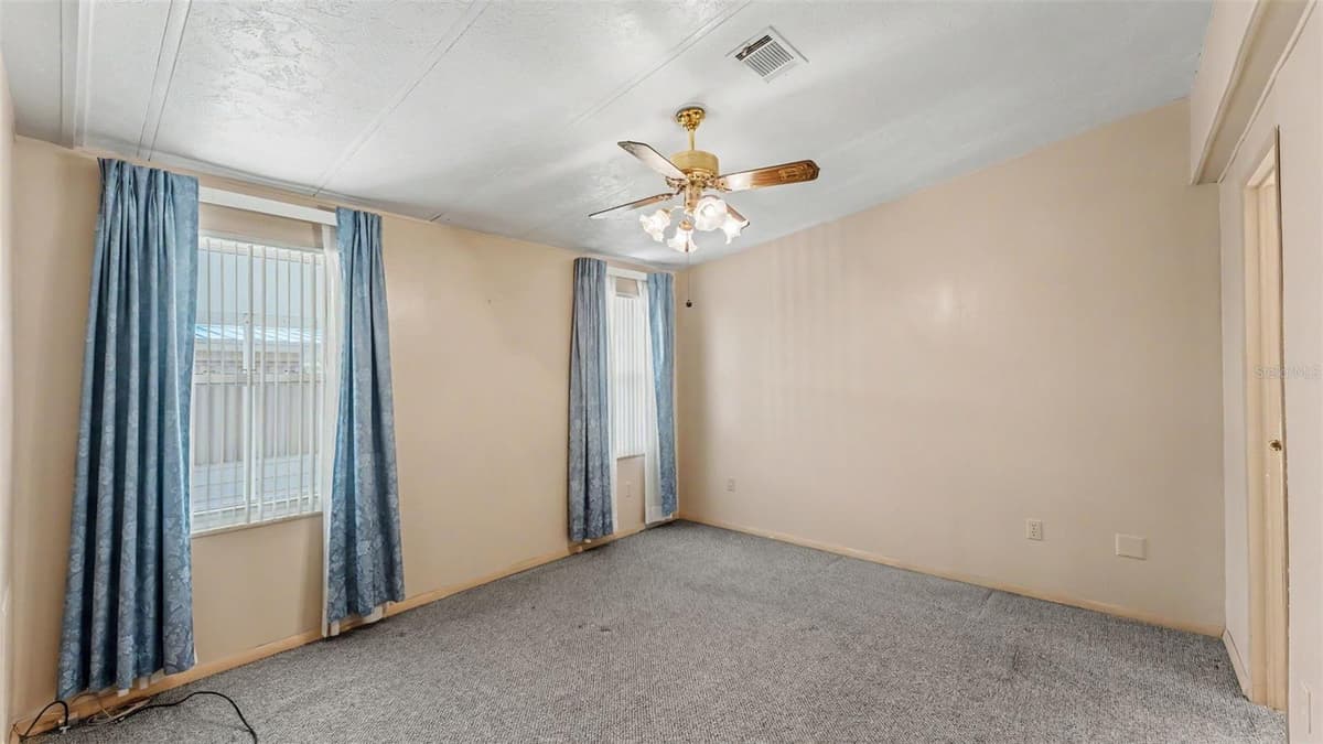 5013 FOXWOOD BOULEVARD — photo 22 of 50