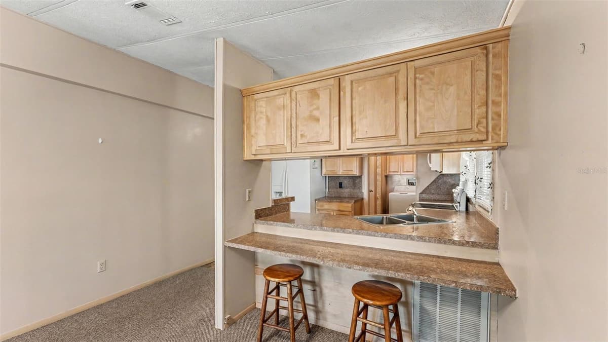 5013 FOXWOOD BOULEVARD — photo 32 of 50