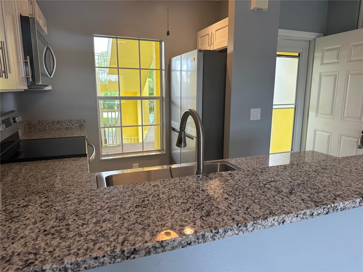 2140 HERON LAKE DRIVE — photo 10 of 42