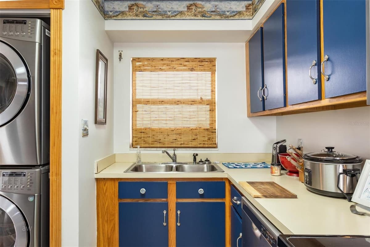 3170 OCEAN SHORE BOULEVARD — photo 4 of 17