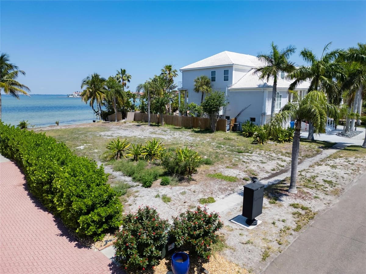 1013 SYMPHONY ISLES BOULEVARD — photo 18 of 21