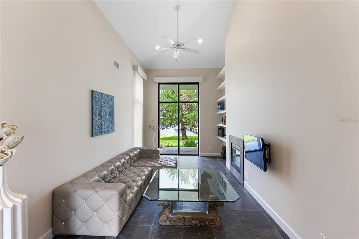 200 JOHN ANDERSON DRIVE — photo 21 of 90