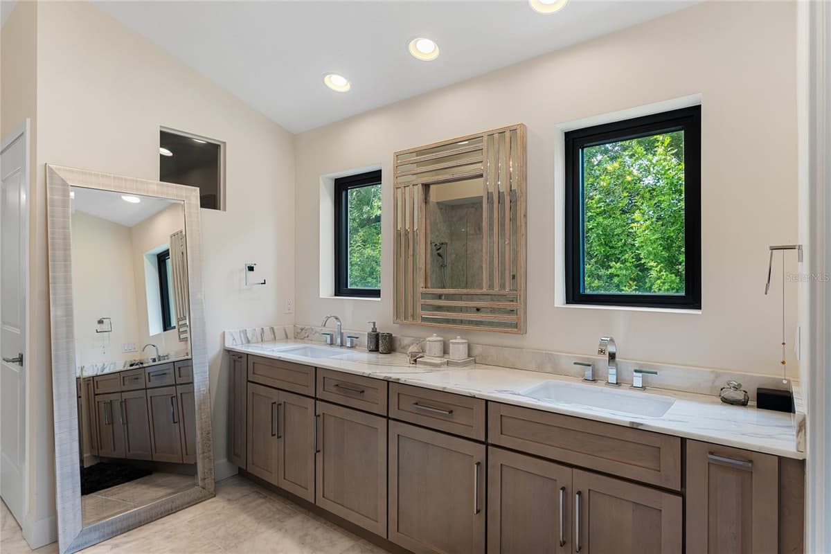 200 JOHN ANDERSON DRIVE — photo 29 of 90