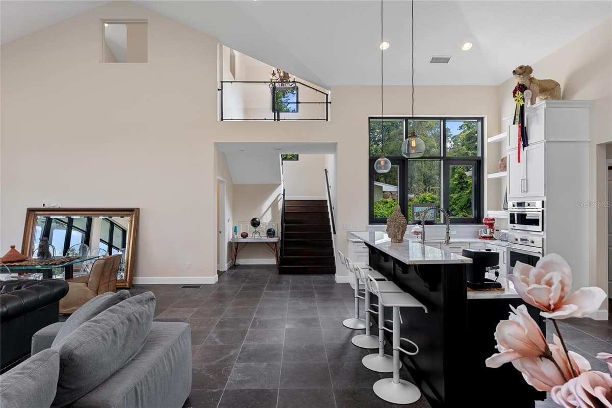 200 JOHN ANDERSON DRIVE — photo 10 of 90