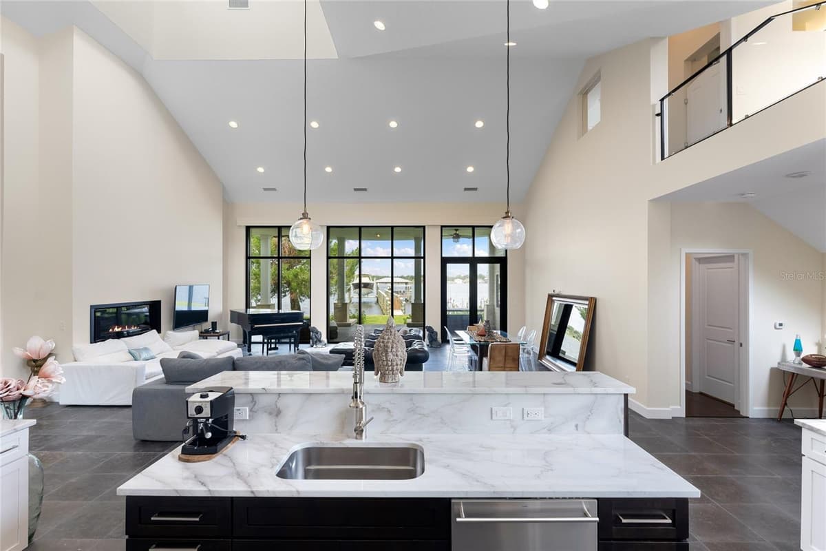 200 JOHN ANDERSON DRIVE — photo 16 of 90