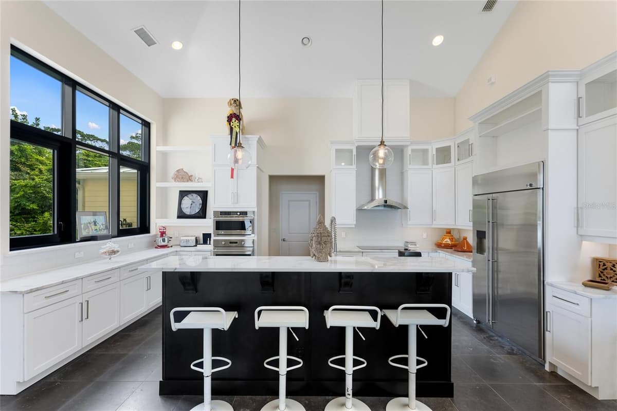 200 JOHN ANDERSON DRIVE — photo 12 of 90