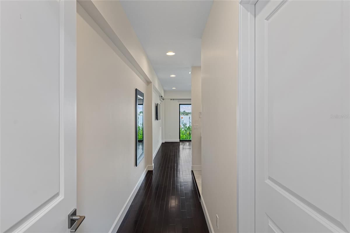 200 JOHN ANDERSON DRIVE — photo 35 of 90