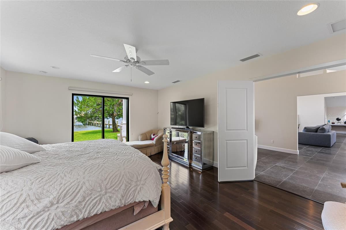 200 JOHN ANDERSON DRIVE — photo 25 of 90