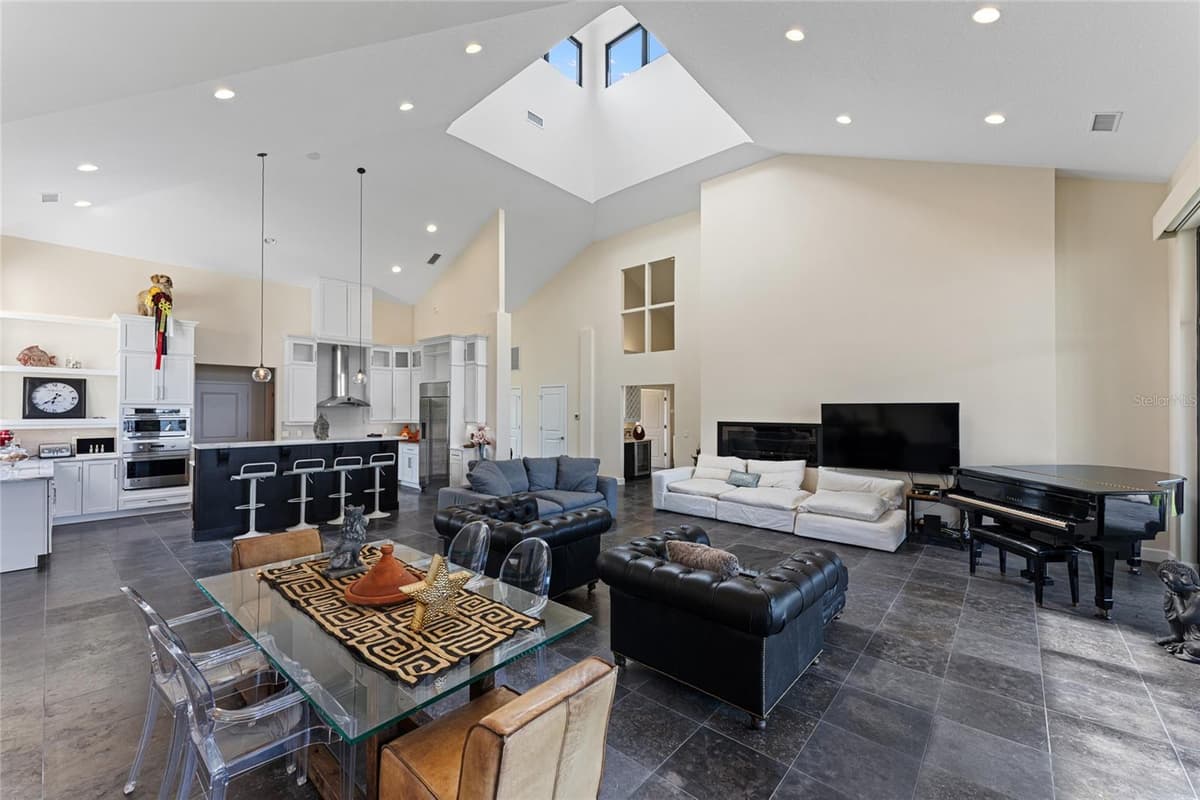 200 JOHN ANDERSON DRIVE — photo 20 of 90