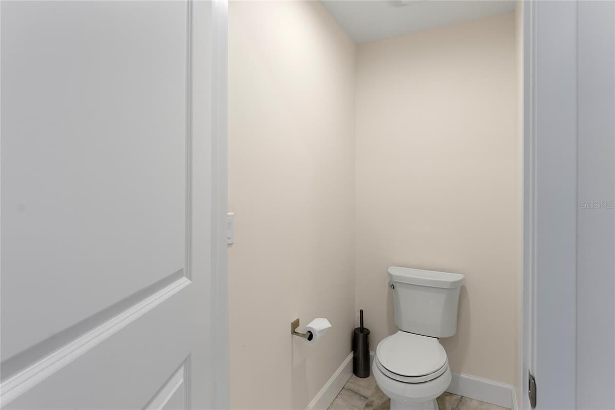 200 JOHN ANDERSON DRIVE — photo 41 of 90