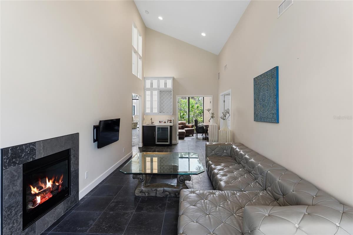 200 JOHN ANDERSON DRIVE — photo 23 of 90