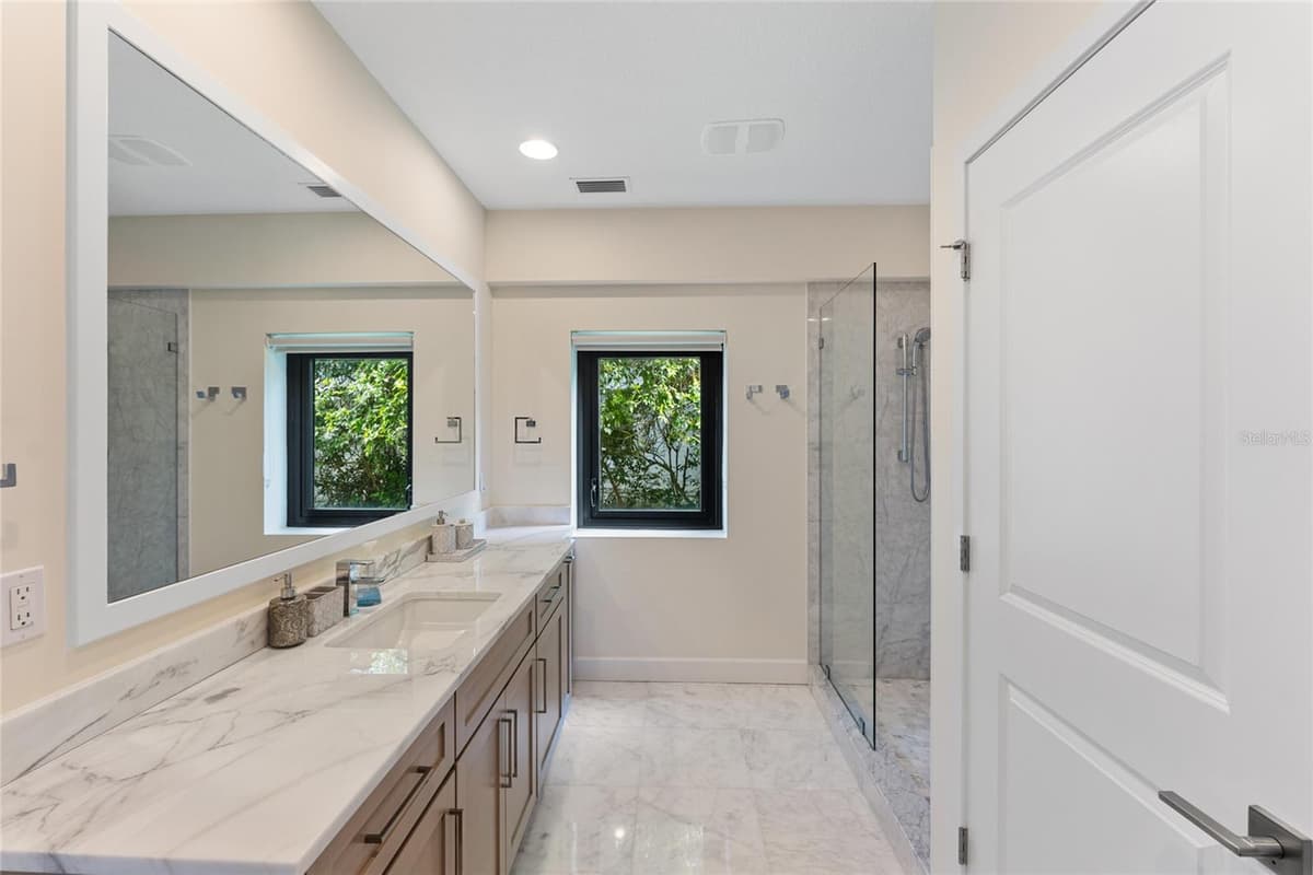 200 JOHN ANDERSON DRIVE — photo 38 of 90