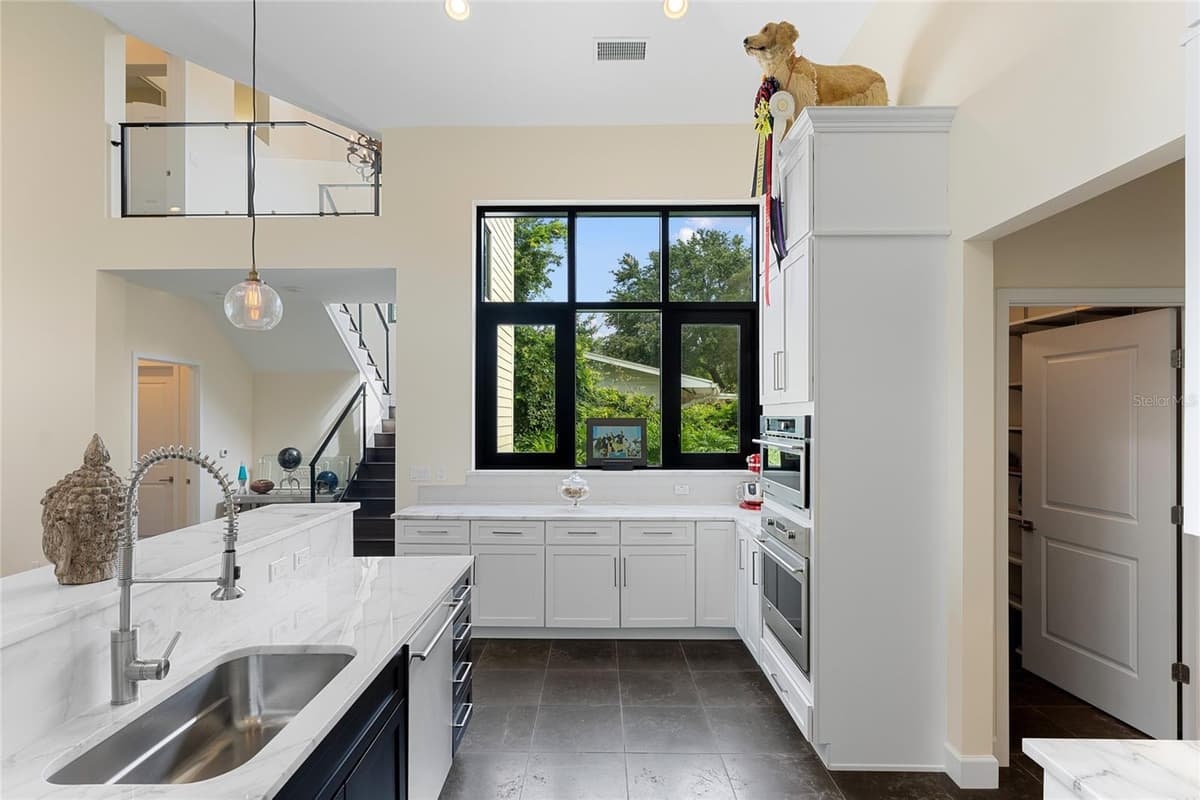 200 JOHN ANDERSON DRIVE — photo 17 of 90