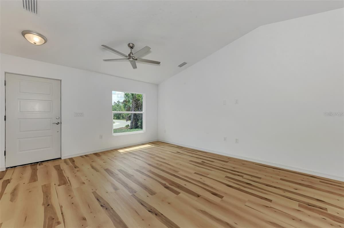 4637 CORBETT LANE — photo 9 of 28