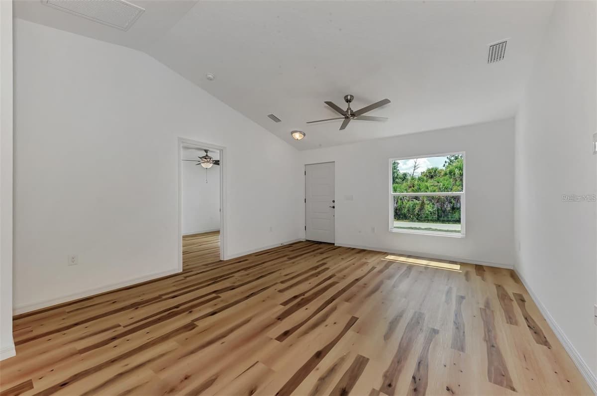 4637 CORBETT LANE — photo 8 of 28