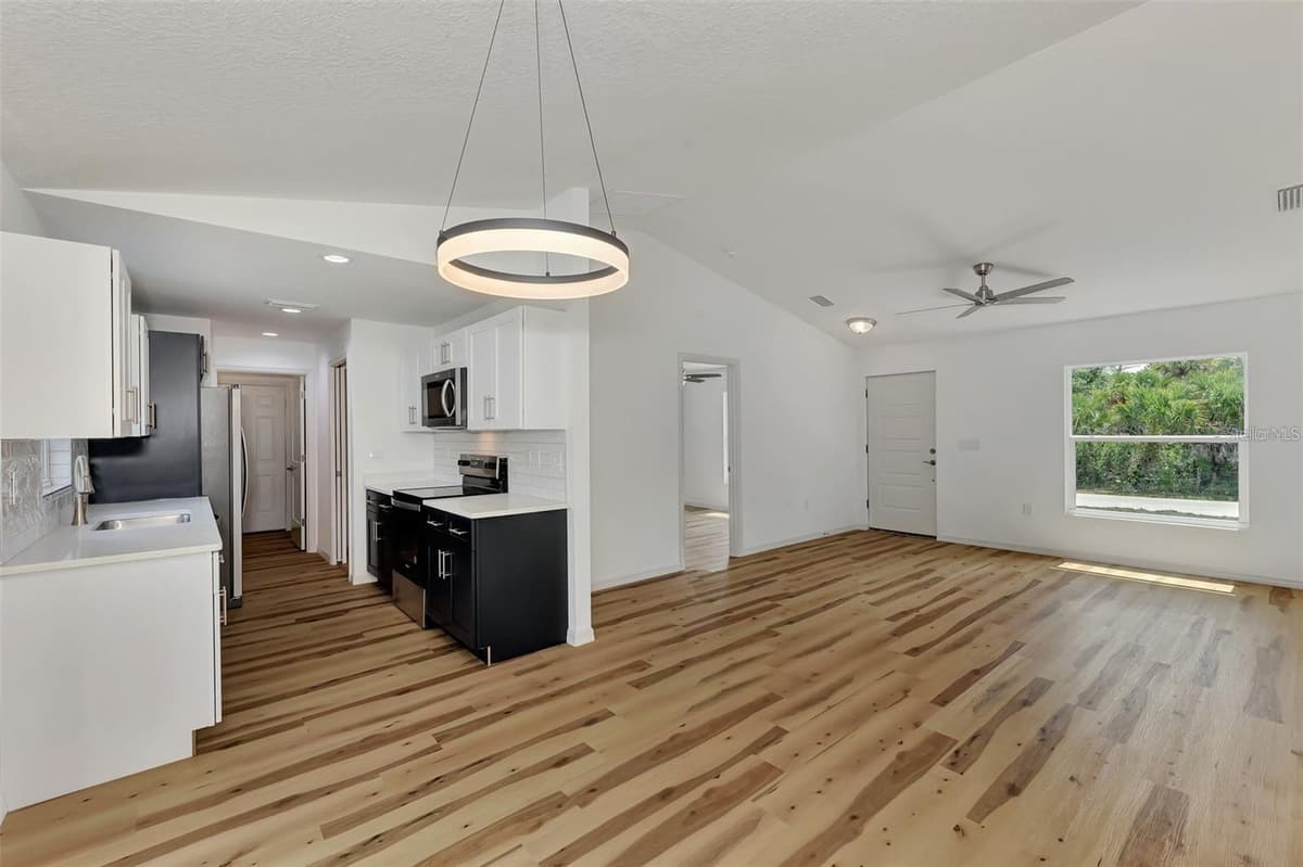 4637 CORBETT LANE — photo 11 of 28