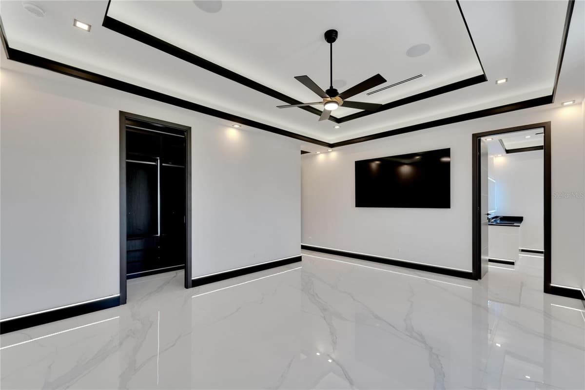 517 TREVISO DRIVE — photo 44 of 96