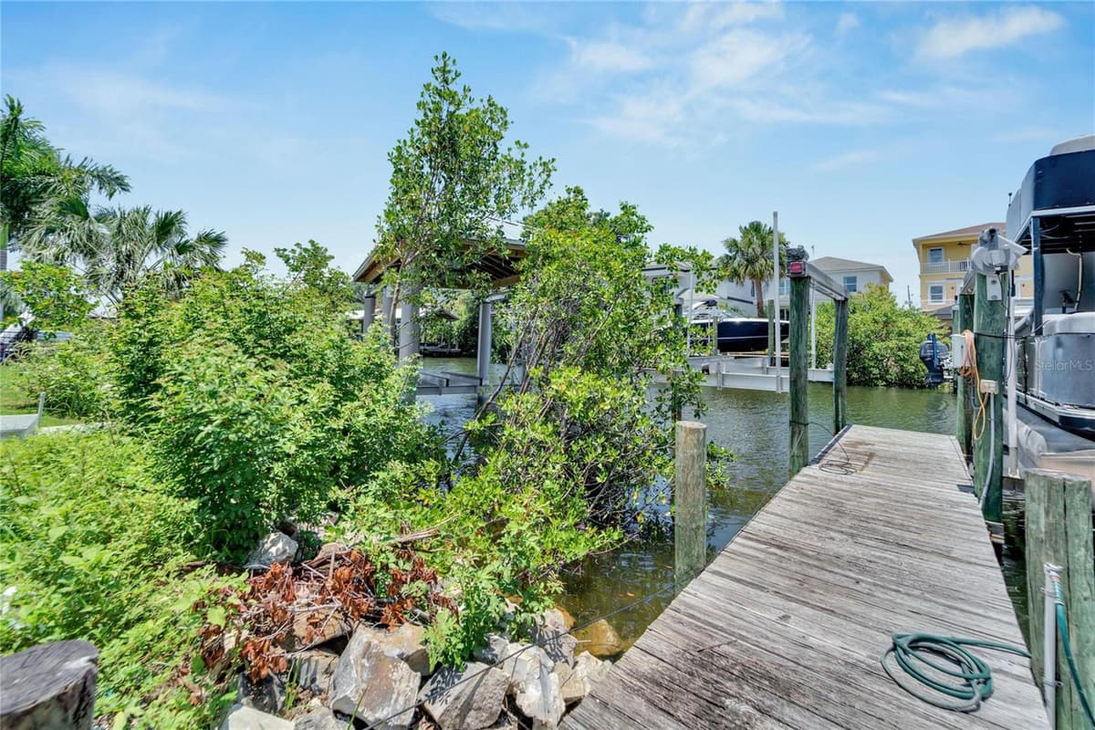 517 TREVISO DRIVE — photo 90 of 96