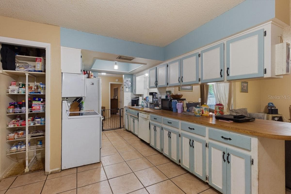 5836 PINE CIRCLE — photo 4 of 13
