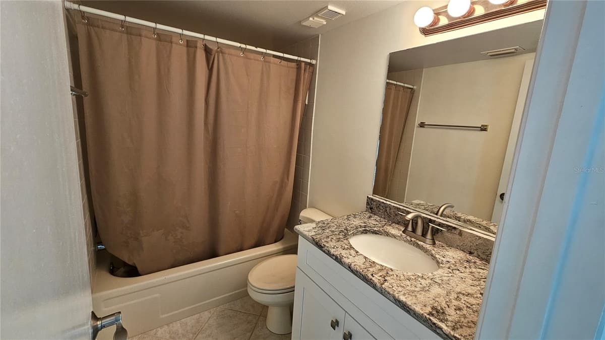 6177 SUN BOULEVARD — photo 13 of 32