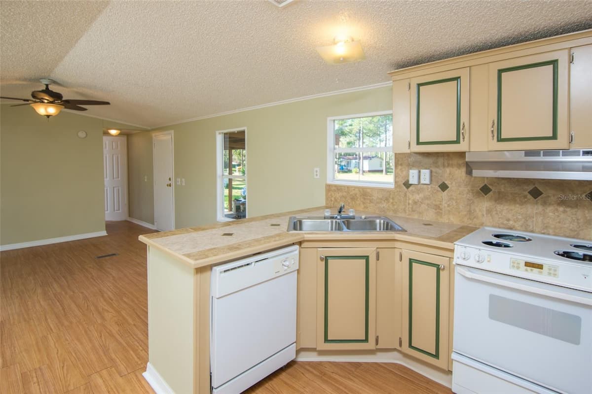 1211 CYPRESS ROAD — photo 54 of 70