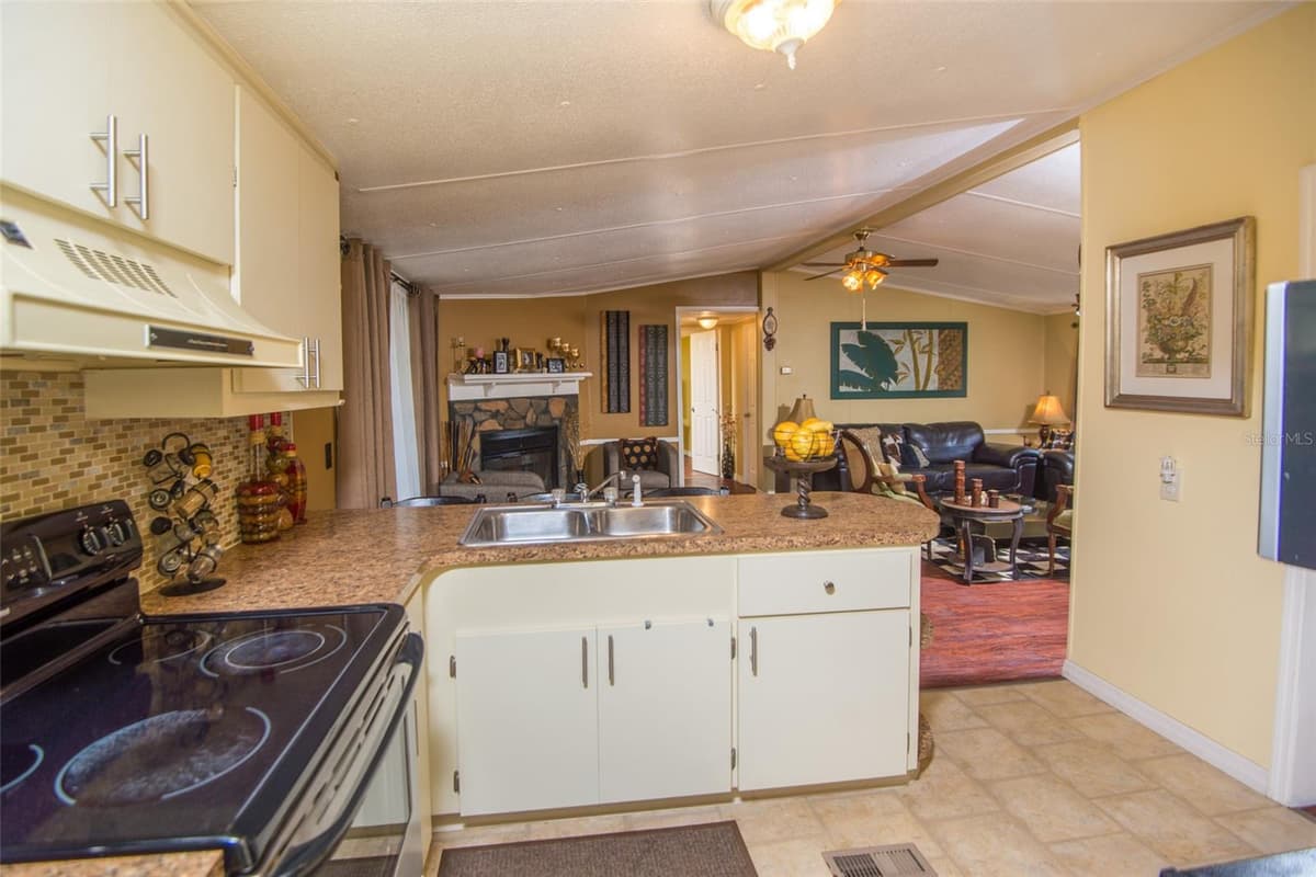 1211 CYPRESS ROAD — photo 40 of 70
