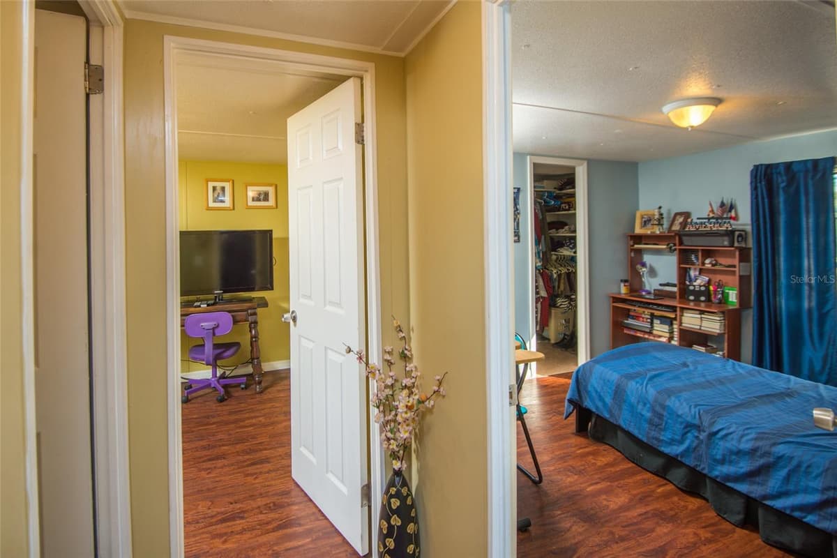 1211 CYPRESS ROAD — photo 42 of 70