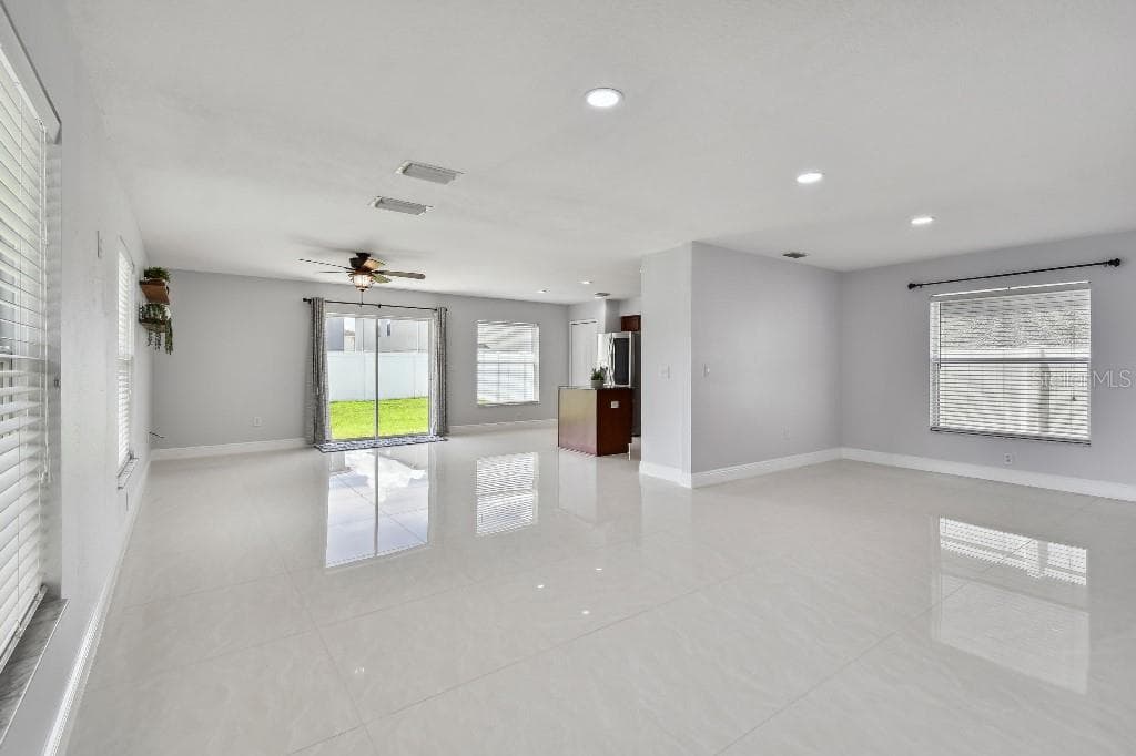 17350 GARDEN HEATH COURT — photo 4 of 27