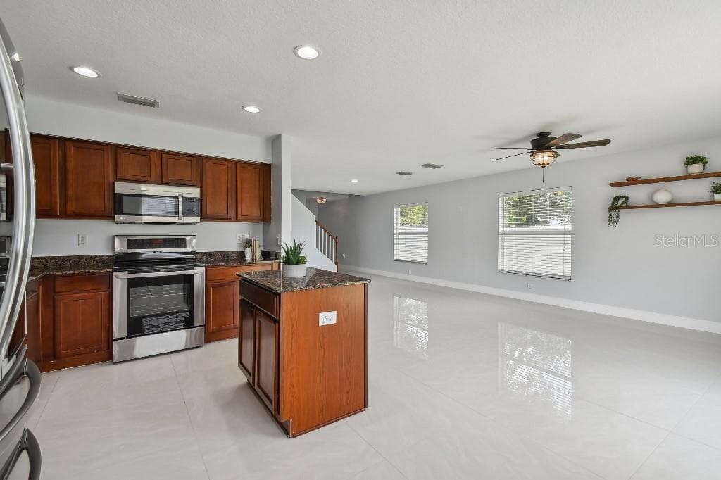 17350 GARDEN HEATH COURT — photo 10 of 27
