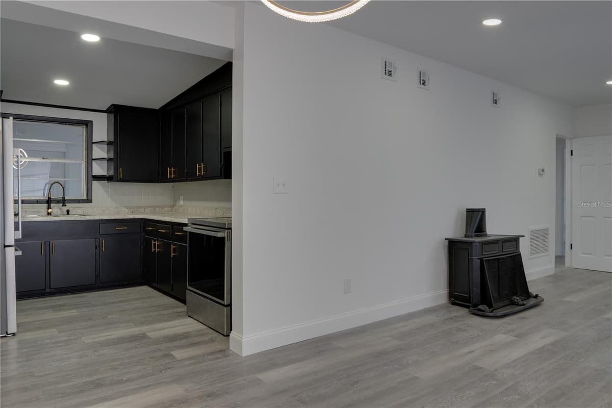 444 CASTILLO TERRACE — photo 10 of 24