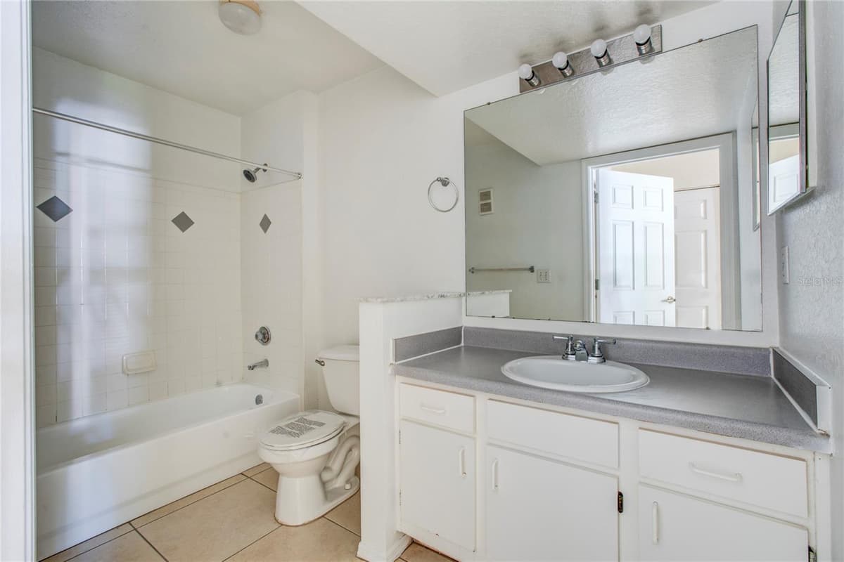 823 CAMARGO WAY — photo 7 of 20